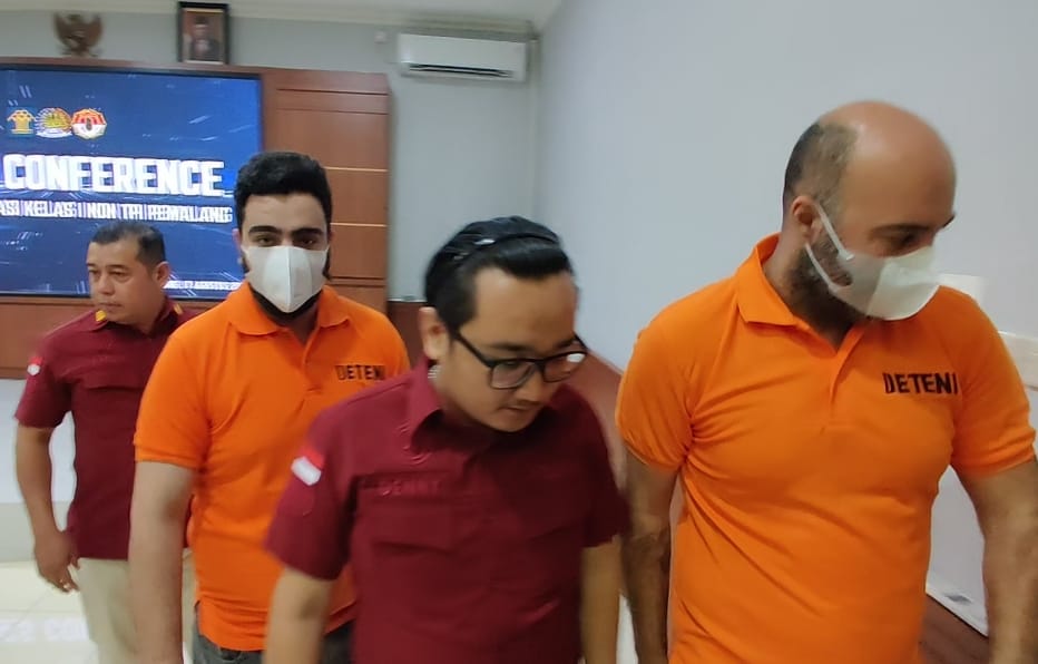 Hipnotis Atau Gendam Sejumlah Warga Lokal Imigrasi Pemalang Deportasi Dua WNA Asal Iran