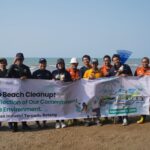 PT KITB Berkolaborasi dengan Yih Quan Footwear Indonesia dan Decker HOKA Melakukan Aksi Bersihkan Sampah Pantai Jodo