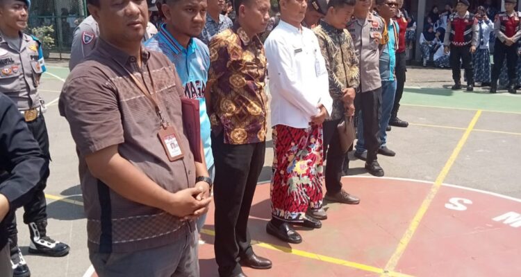 Diberi Sanksi SP 1 Guru BK Dugaan Pelecehan Seksual Verbal, Pelajar SMA N 3 Kota Pekalongan Berunjuk Rasa Menuntut Segera Diberhentikan