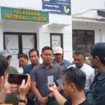 Puluhan Warga Desa Wuled Didampingi Kuasa hukum Melaporkan Kades ke Kejari Kabupaten Pekalongan