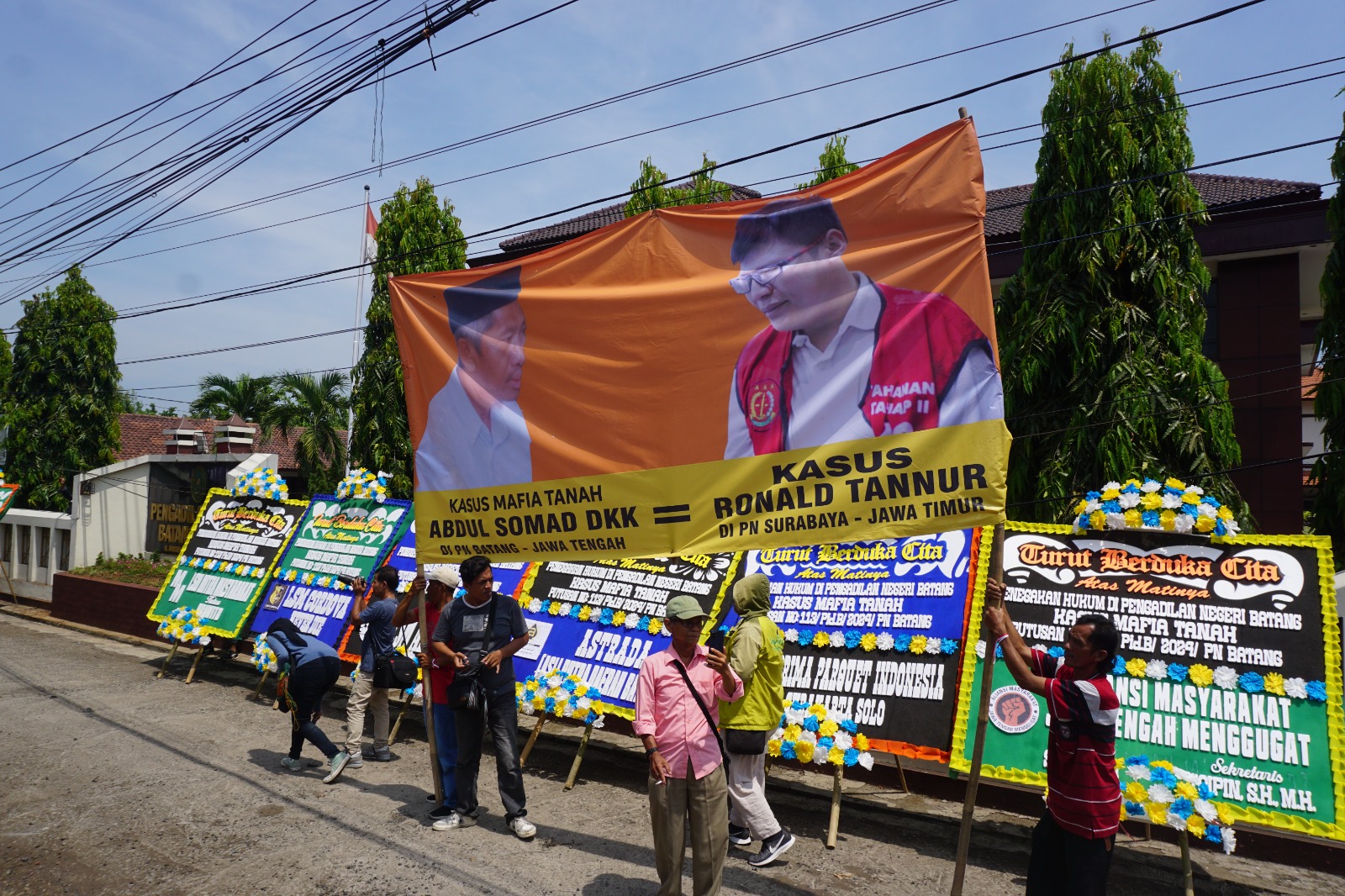 Dipicu Vonis Bebas Mafia Tanah Oleh Majelis Hakim PN Batang, Aliansi Masyarakat Jawa Tengah Menggelar Aksi Demo