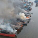 13 Kapal Sandar di Pelabuhan Kota Pekalongan Terbakar