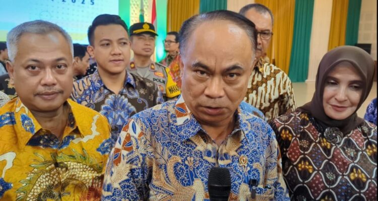 Menteri Koperasi Budi Arie Setiadi Membuka RAT Kospin Jasa di Gedung H Djunaid Kota Pekalongan