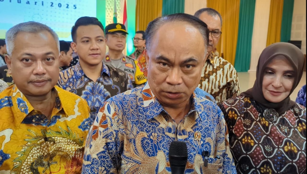 Menteri Koperasi Budi Arie Setiadi Membuka RAT Kospin Jasa di Gedung H Djunaid Kota Pekalongan