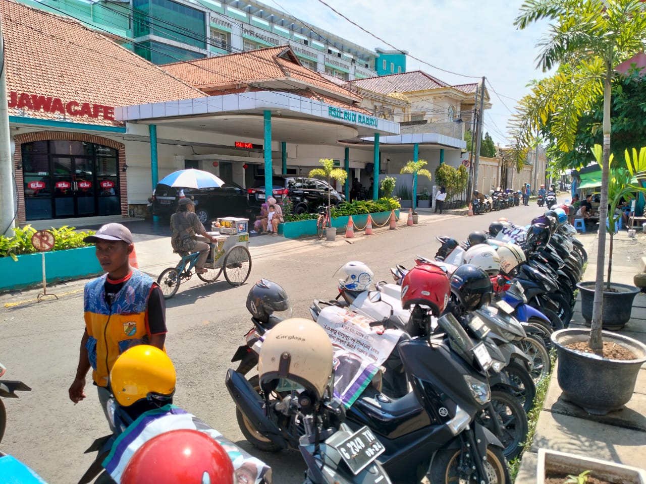 Resah Bakal Disingkirkan, Juru Parkir Jalan Barito Minta Bantuan Hukum Pengacara Didik Pramono Mediasi Dengan RS Budi Rahayu